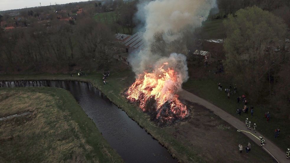 Ein großes Feuer wurde beim Schützenverein Diele angezündet. Foto: Schützenverein Diele