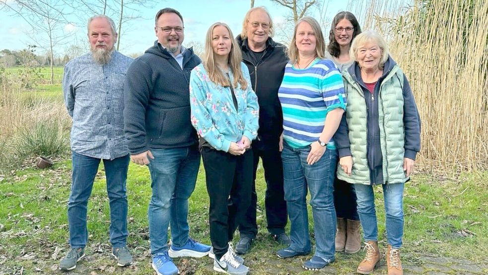 Henry Albers (von links), Björn Kabbert, Sonja Lindemann, Dirk Müller, Regina Müller, Svenja Kottland und Angelika Schumann bilden den Vorstand der Aktiven Tierfreunde. Foto: privat