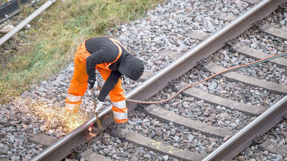 Das Bauprogramm der Bahn soll für mehr Pünktlichkeit sorgen. Foto: Daniel Vogl/dpa