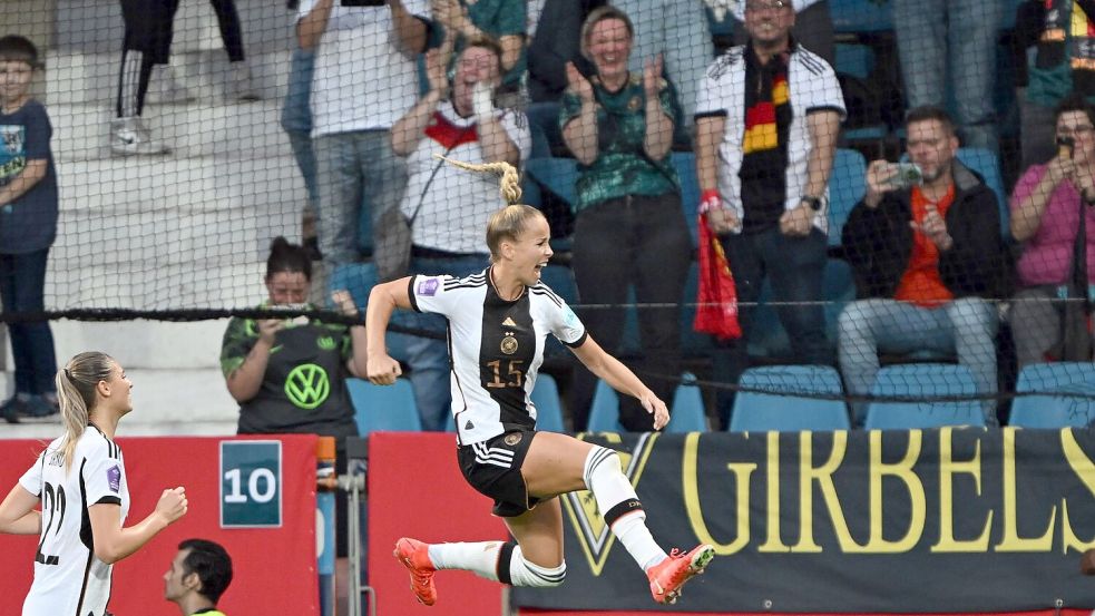 Giulia Gwinn wird die DFB-Elf gegen Österreich als Kapitänin anführen. Foto: Federico Gambarini/dpa