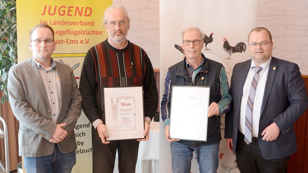 Der zweite Vorsitzende Jens Tammen (von links) ernannte Eugen Seelhorst und Berndfried Baals zu Meistern des Landesverbandes.