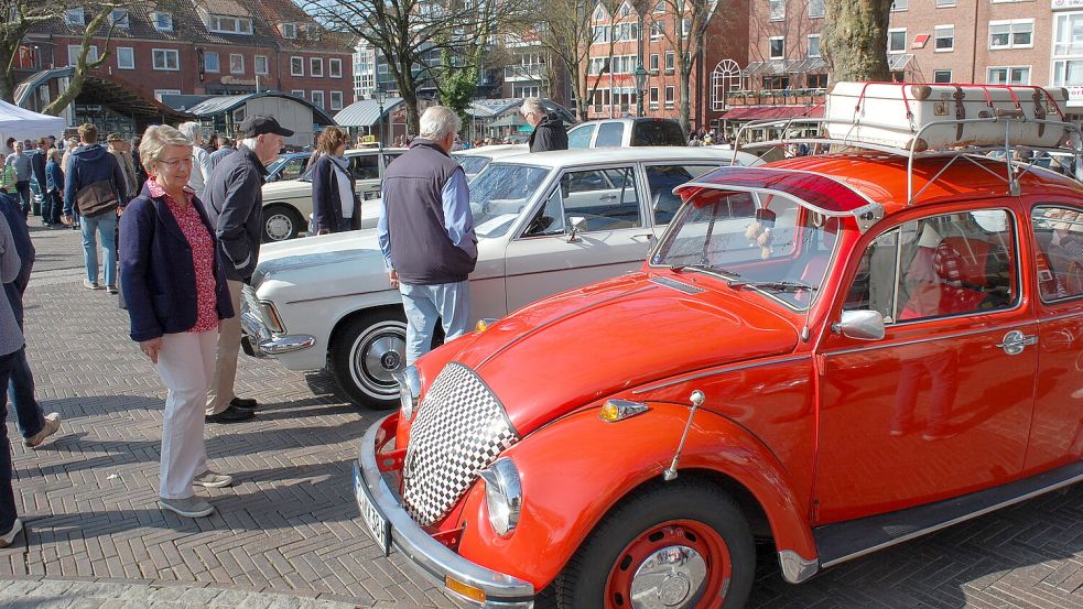 Oldtimer und US-Cars stehen am Sonntag in Emden im Mittelpunkt. Foto: H. Müller/Archiv