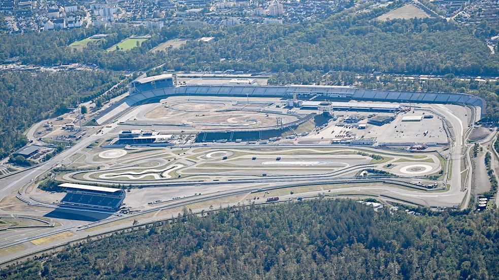 Das Motodrom auf dem Hockenheimring, aufgenommen aus einem Flugzeug. Foto: Bernd Weißbrod/dpa/Archivbild