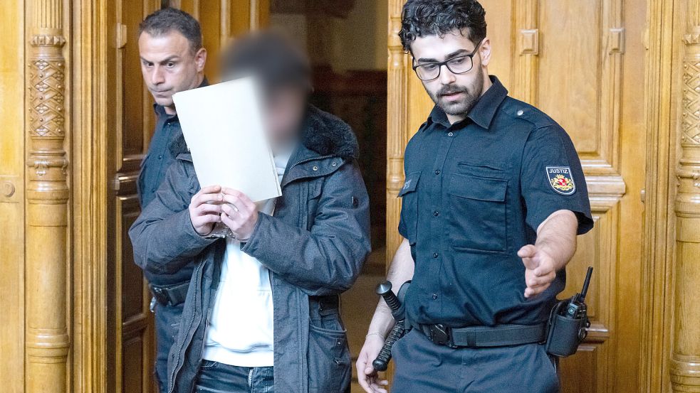 Gewalttäter vor Gericht: Die steigende Zahl brutaler Gewaltverbrechen muss Anlass zur Sorge geben. Foto: dpa/Sina Schuldt