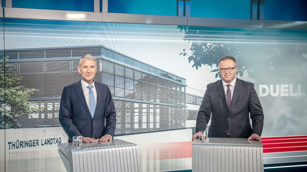 Das TV-Duell der Spitzenkandidaten für die Landtagswahl in Thüringen: Björn Höcke (AfD, l) und Mario Voigt (CDU). Foto: Michael Kappeler/dpa