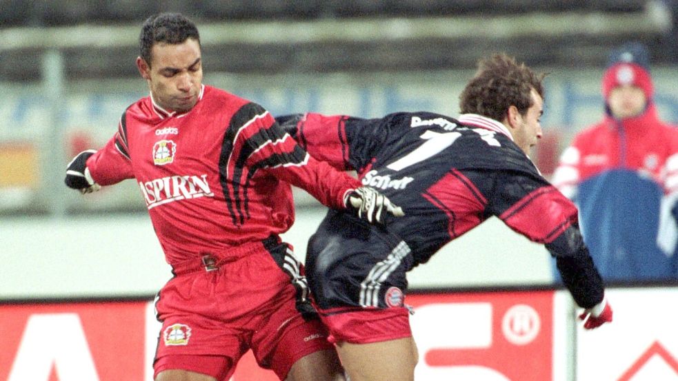 Emerson (l) spielte von 1997 bis 2000 für Bayer Leverkusen. Foto: Frank Leonhardt/dpa