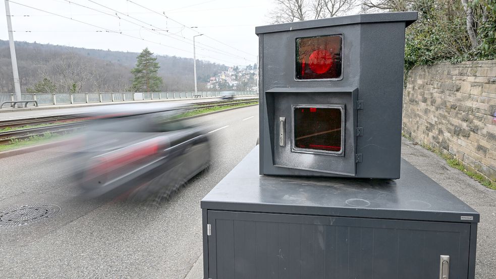 Vermehrte Radarkontrollen sollen die Einhaltung der Tempo-Limits verbessern. Foto: dpa/Bernd Weißbrod