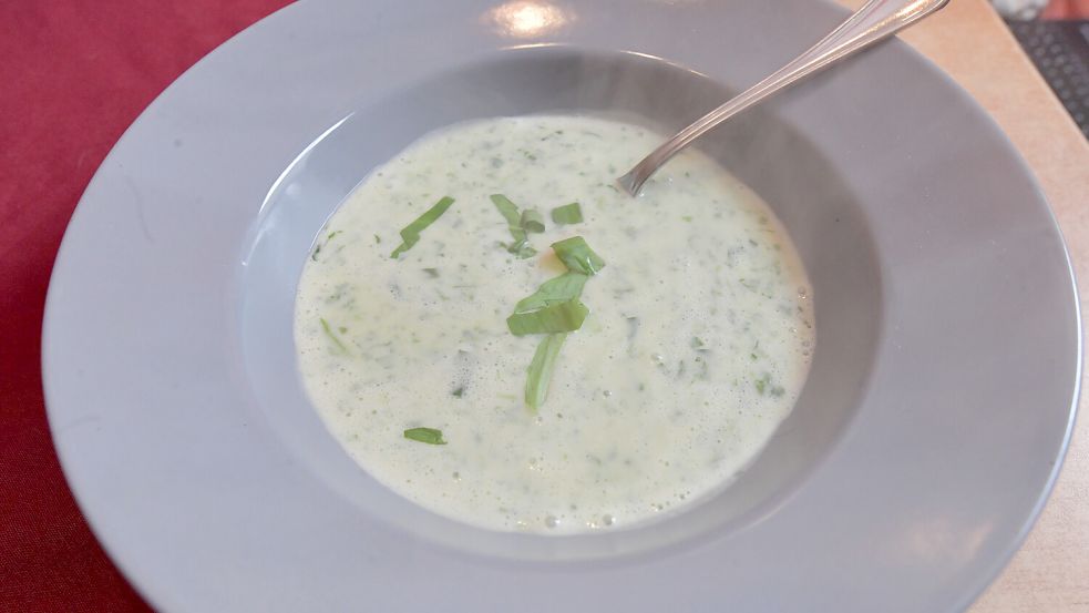 Sehr köstlich mundet eine feine Bärlauchsuppe.