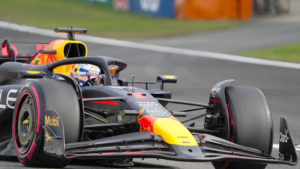 Schnappte sich in China die Pole Position: Max Verstappen. Foto: Andy Wong/AP