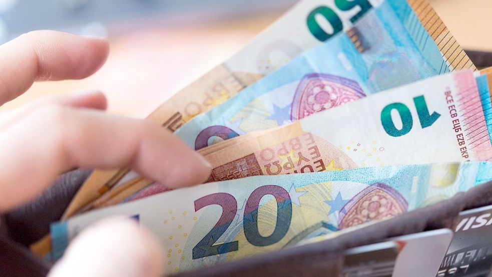 Die FDP will schärfere Sanktionen beim Bürgergeld - das führt zu massiver Kritik innerhalb der Koalition (Symbolbild). Foto: Monika Skolimowska/dpa