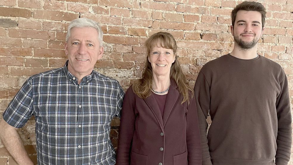 Sie führen jetzt den Trägerverein des Bürgerhauses in Jemgum: Walter Eberlei, Ina Timpe und Erik Janssen. Foto: privat