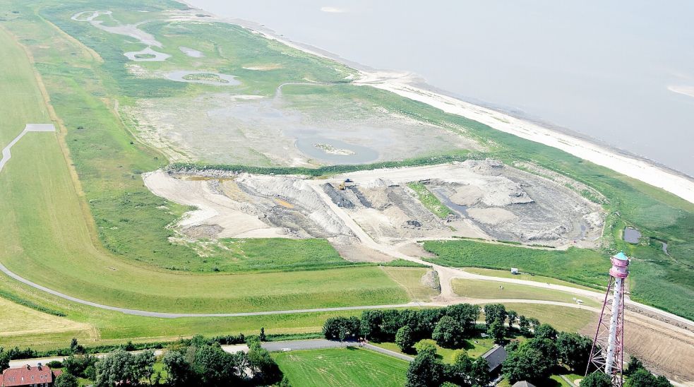 So sah die Spülfläche 2015 aus, kurz nachdem dort Sand für den Deichbau entnommen wurde. Foto: Hans-Wilhlem Lindners / Ecoplan