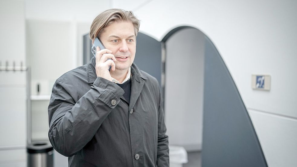 Sein Mitarbeiter ist wegen des Verdachts der Spionage festgenommen worden: AfD-Europapolitiker Maximilian Krah. Foto: dpa/Kay Nietfeld