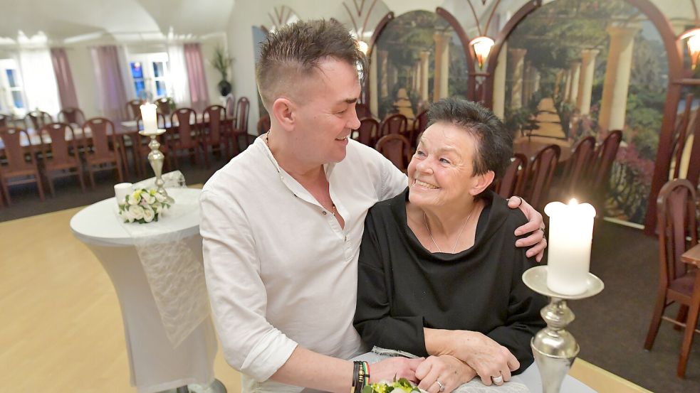 Den Saal hat Ingo Hanken renovieren lassen und neu eingerichtet. Dort kann man mit bis zu 100 Leuten feiern. Foto: Ortgies