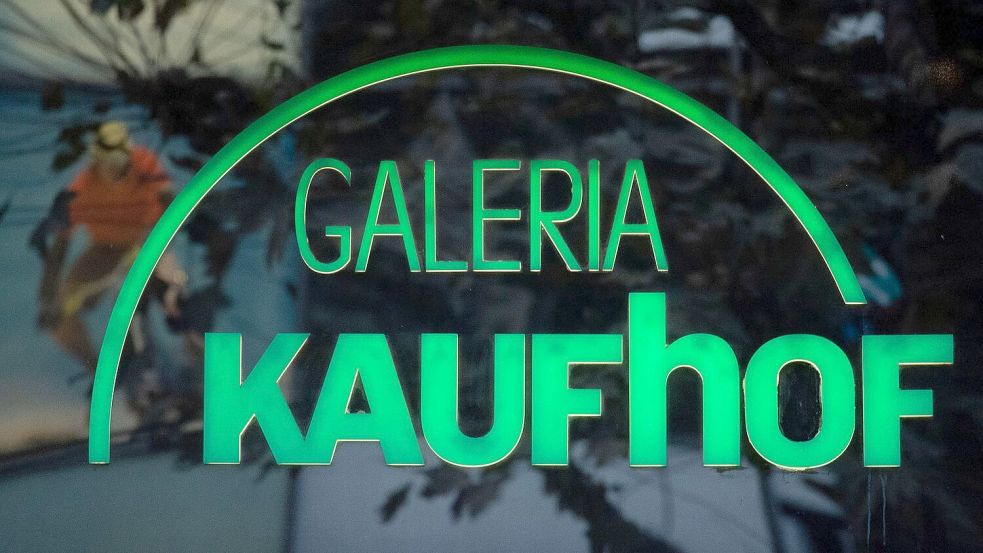 Das Logo der Warenhauskette Galeria Kaufhof ist an einer Filiale zu sehen. Foto: Marijan Murat/dpa