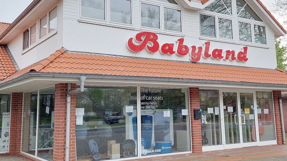 Nach 34 Jahren schließt die Babyland-Filiale am Gasthauskanal in Papenburg. Fotos: Belling