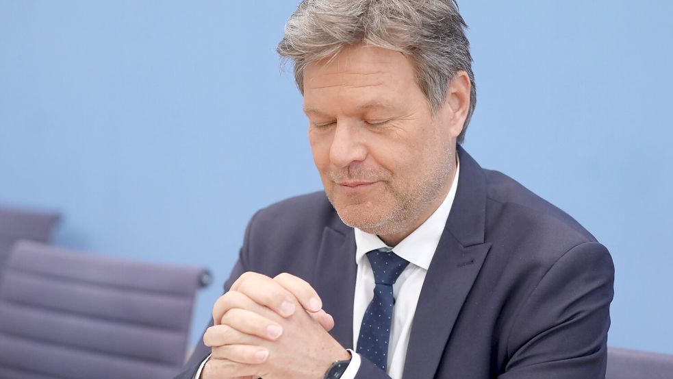 Darf sich über eine Rückkehr des Wirtschaftswachstums freuen, wenngleich das Plus eher mickrig ist: Bundeswirtschaftsminister Robert Habeck (Grüne). Foto: Imago Images / dts Nachrichtenagentur
