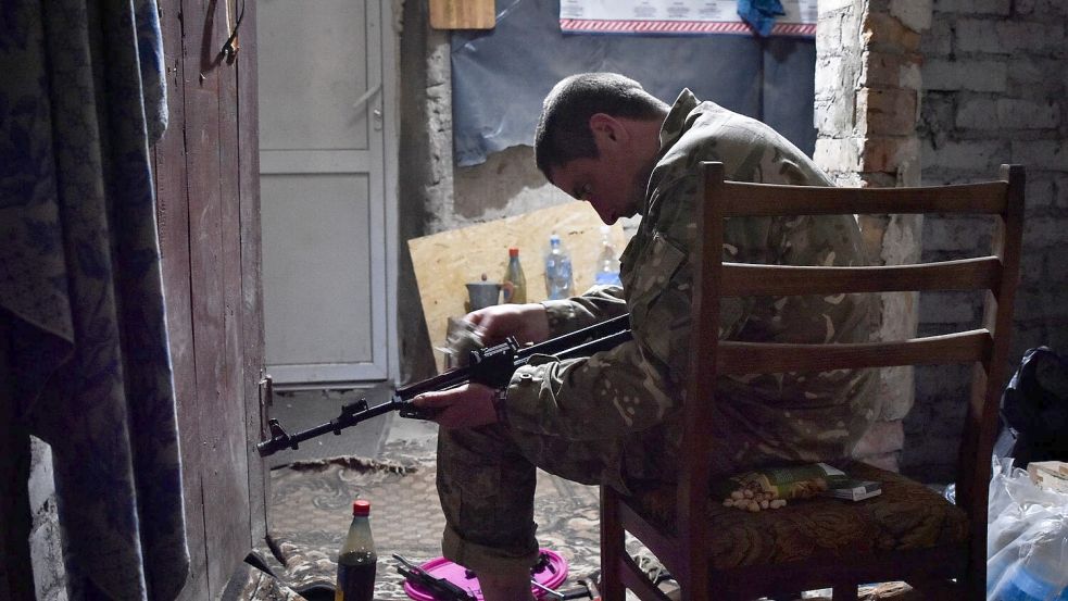 Die Ukraine wehrt seit mehr als zwei Jahren eine großangelegte russische Invasion ab - heute wird der 798. Kriegstag gezählt. Foto: Andriy Andriyenko/AP/dpa