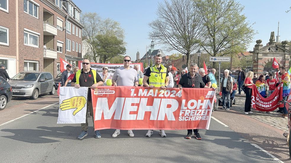 Mehr Lohn, mehr Freizeit, mehr Sicherheit. Das war das Motto der diesjährigen Maikundgebung, die unter anderem in Emden stattfand. Foto: Weiden