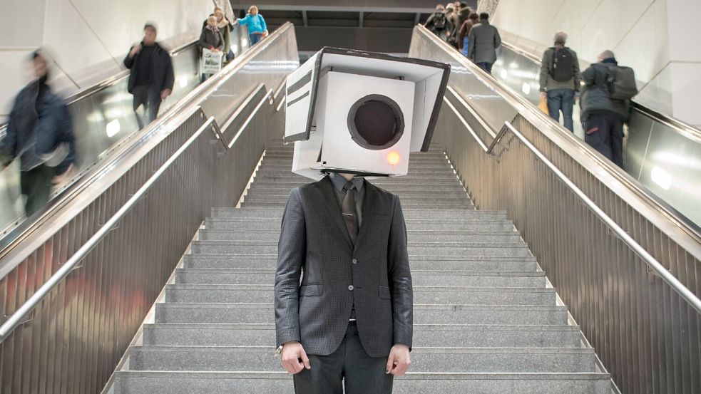 Gesichtserkennung und das ungewollte Abspeichern biometrischer Daten finden laut Berichten von Amnesty International bereits in einigen Ländern Anwendung. Foto: IMAGO/Bildgehege
