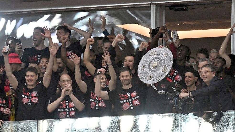 Bayer Leverkusen will das Triple schafften. Foto: Federico Gambarini/dpa