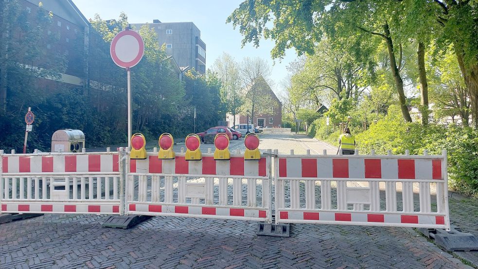 Am Donnerstagmorgen, 2. Mai 2024, war ein Abschnitt der Stephanstraße, der sich zwischen Oster- und Brückstraße befindet, voll gesperrt. Die andere Seite zur Bollwerkstraße hin war noch frei. Foto: Hanssen