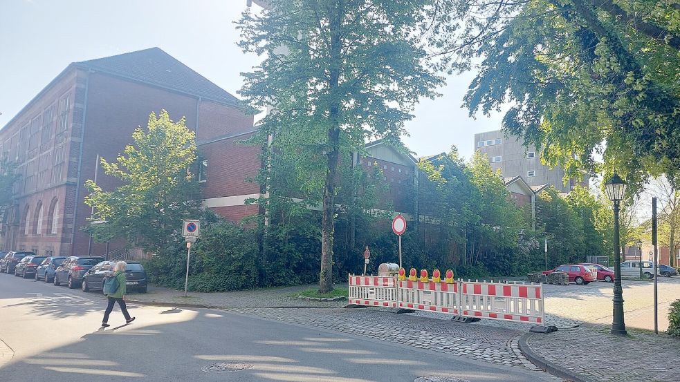 An der Stephanstraße muss die Schmutzwasserleitung erneuert werden. Dafür ist sie vier Wochen lang gesperrt. Auch die angrenzende Osterstraße kann zeitweise nur eingeschränkt befahren werden. Foto: Hanssen