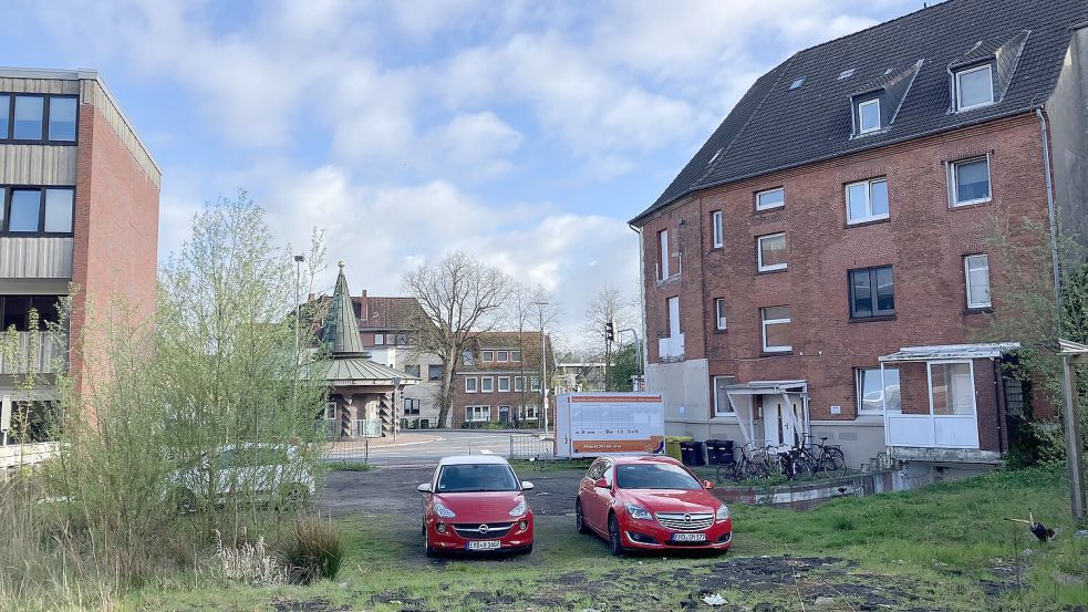 Einmal hintenrum: Vom Mühlenwarf aus soll der Neubau an der Abdenastraße zugänglich werden. Foto: Schuurman
