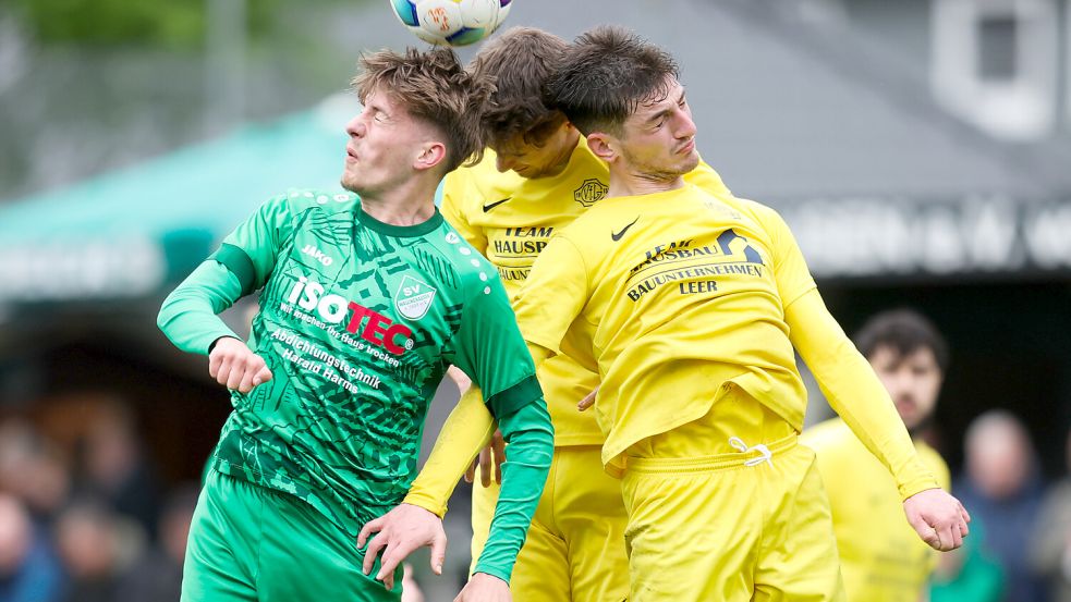 Kämpferisch hielt der SV Wallinghausen (grünes Trikot) voll dagegen, aber letztlich waren die Germanen das spielstärkere Team. Fotos: Doden