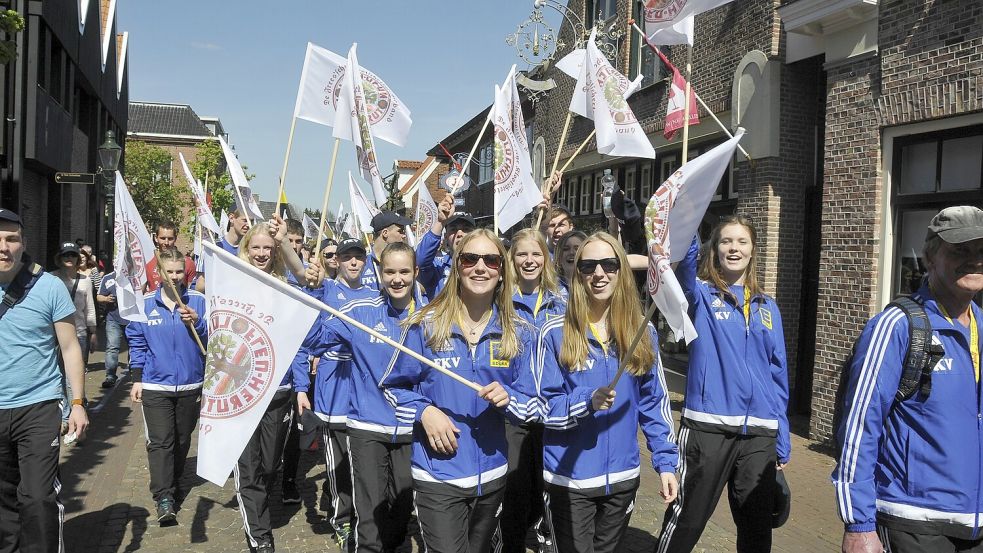 Die Eröffnungsfeier der Boßel-Europameisterschaften sind immer gut besucht. In Neuharlingersiel dürfte noch mehr los sein als in den Vorjahren. Foto: Archiv