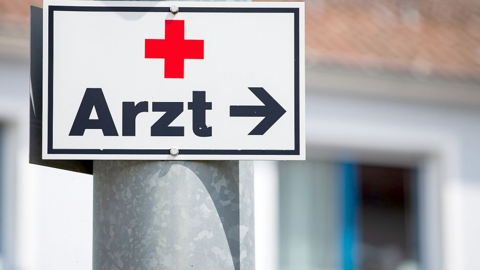 Wo ist der nächste Arzt? Eine Frage, die in Norden nicht leicht zu beantworten ist. Foto: DPA