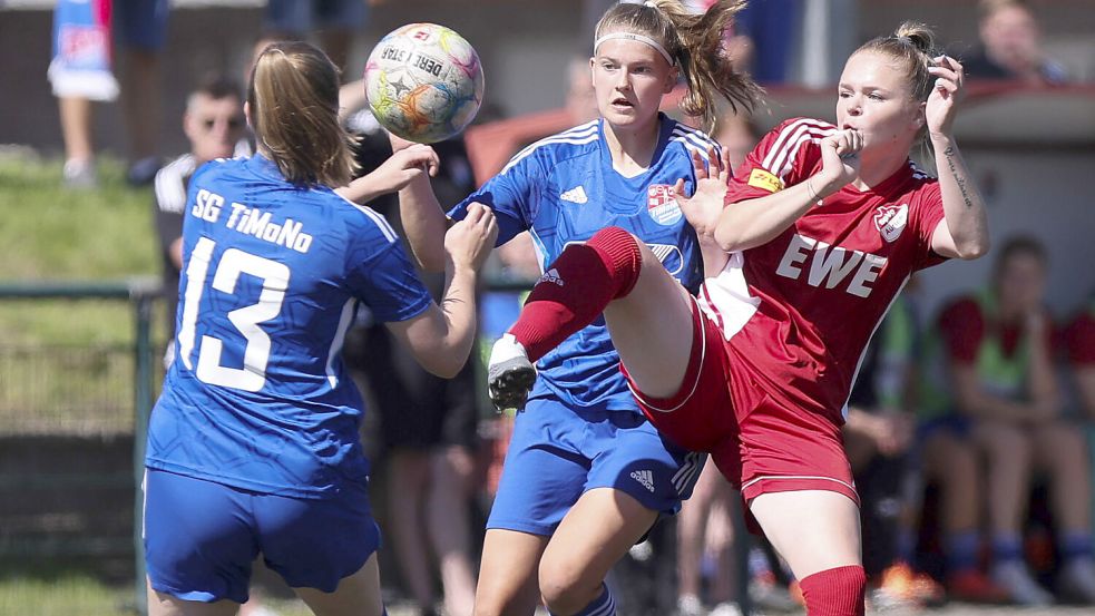 TiMoNo und Aurich liefern sich am Sonntag ein Fernduell um Platz drei, der auf einmal eine enorme Bedeutung bekommen könnte. Die Lage ist kompliziert. Foto: Doden/Emden