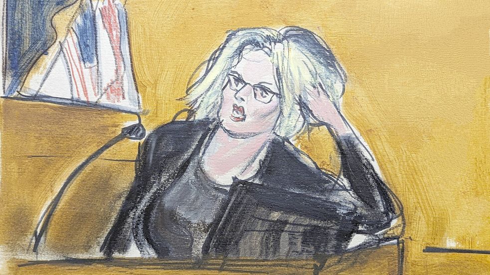 Stormy Daniels sagt vor einem Strafgericht in Manhattan über die Begegnung im Penthouse des ehemaligen US-Präsidenten Donald Trump aus. Foto: dpa/AP/Elizabeth Williams