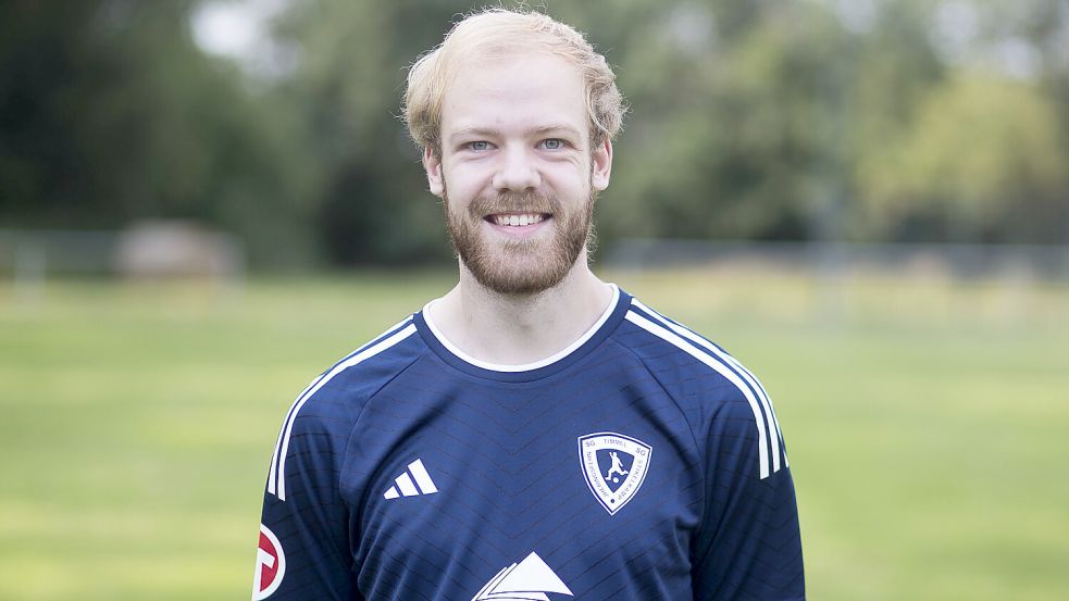 Mario Fokken war der Held des Tages beim SV Jheringsfehn/Stikelkamp/Timmel. Er erzielte gegen Larrelt seine ersten beiden Saisontore. Foto: Doden, Emden