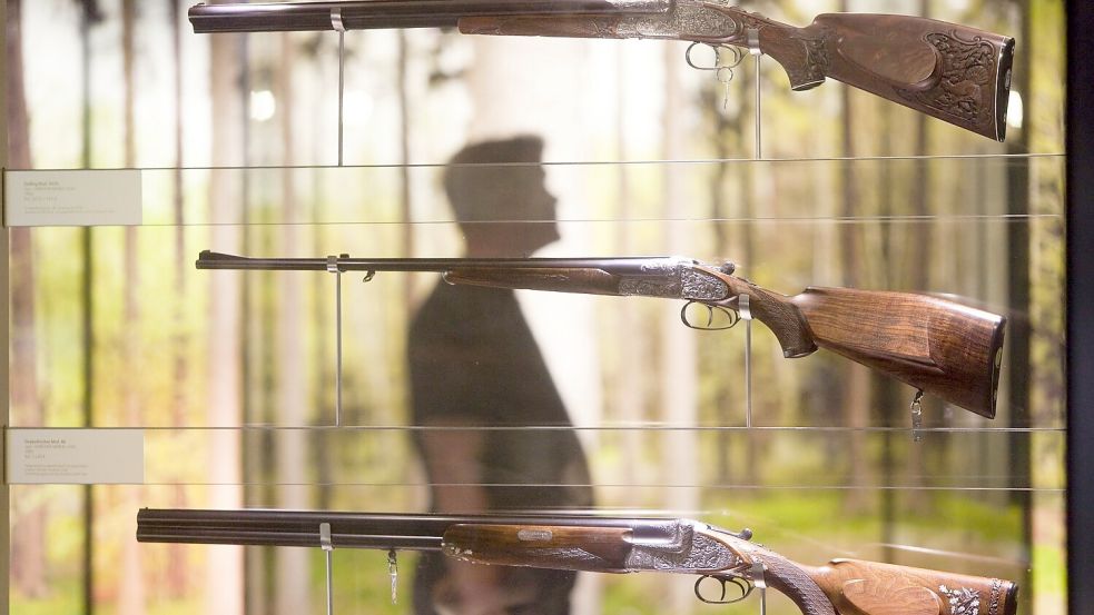 1812 Menschen im Landkreis Aurich haben einen Jagdschein – und damit die Möglichkeit, bestimmte scharfe Schusswaffen legal zu erwerben. Symbolfoto: DPA