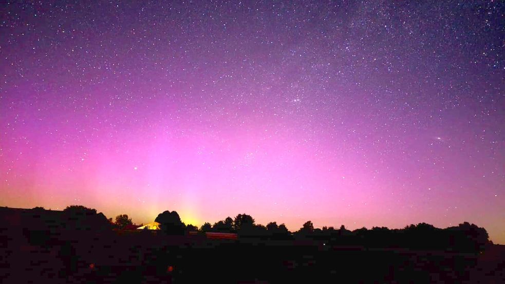 In Großefehn ist dieses Bild in der Nacht auf Sonntag gegen 2.30 Uhr entstanden. Foto: André Dirks