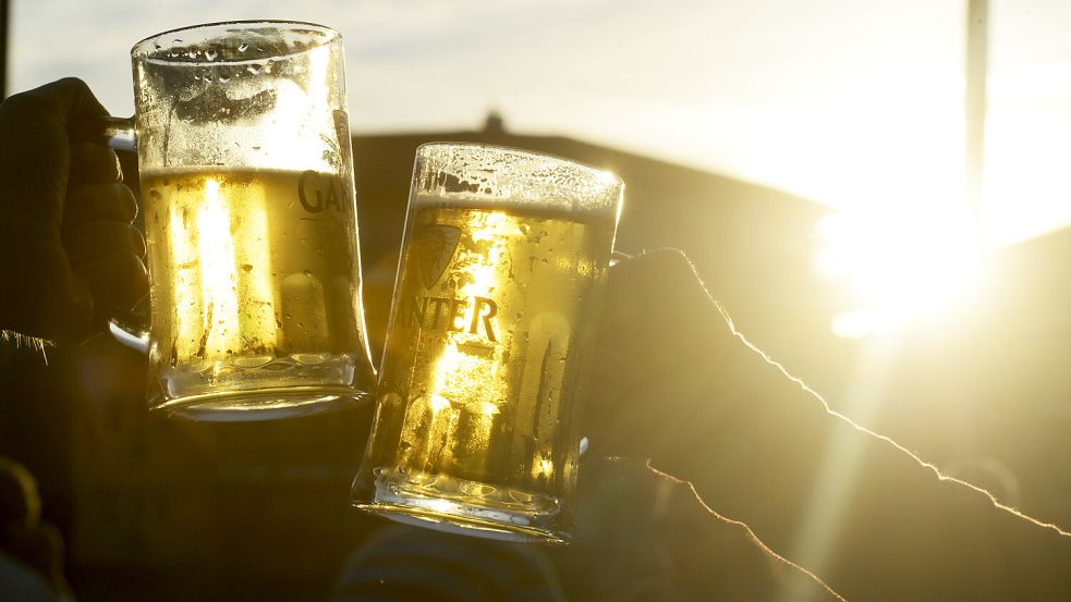 Etwa 70 Prozent der Altersgruppe 19 bis 64 trinken in Deutschland regelmäßig Alkohol. Foto: picture alliance/dpa | Patrick Seeger