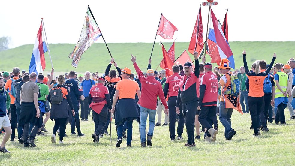Beim Straßenboßeln und Standkampf am Sonntag dürften noch mehr Zuschauer dabei sein als beim Feldkampf am Freitag. Foto: Doden/Blomberg