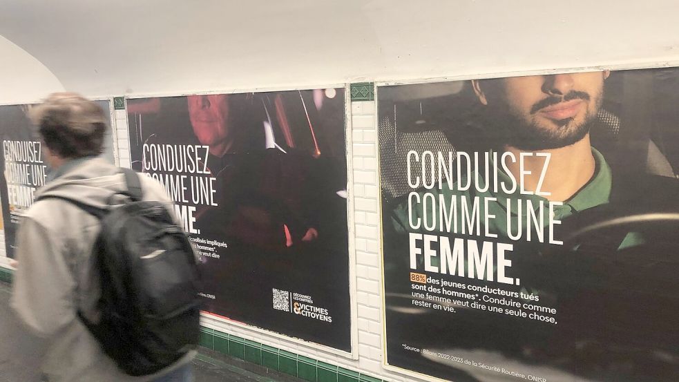 Plakatwand in einer Metro-Unterführung für die Kampagner „Fahre Auto wie eine Frau“ (Conduisez comme une femme). Foto: Michael Evers/dpa