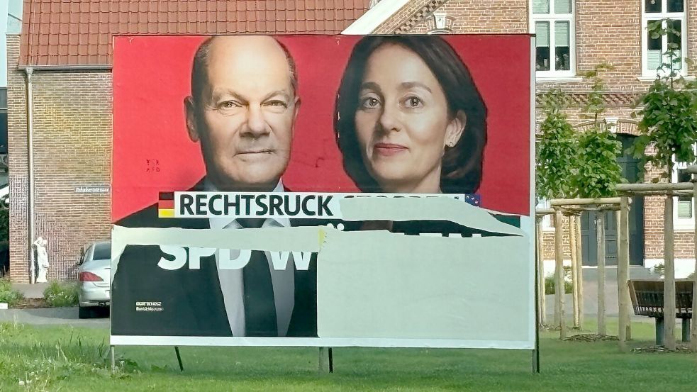 Dieses großflächige Plakat der SPD, das an der Ecke Folmhuser Straße/Schubertstraße in Ihrhove steht, wurde beschädigt. Mittlerweile ist es durch ein neues Wahlplakat ersetzt worden. Foto: Ammermann