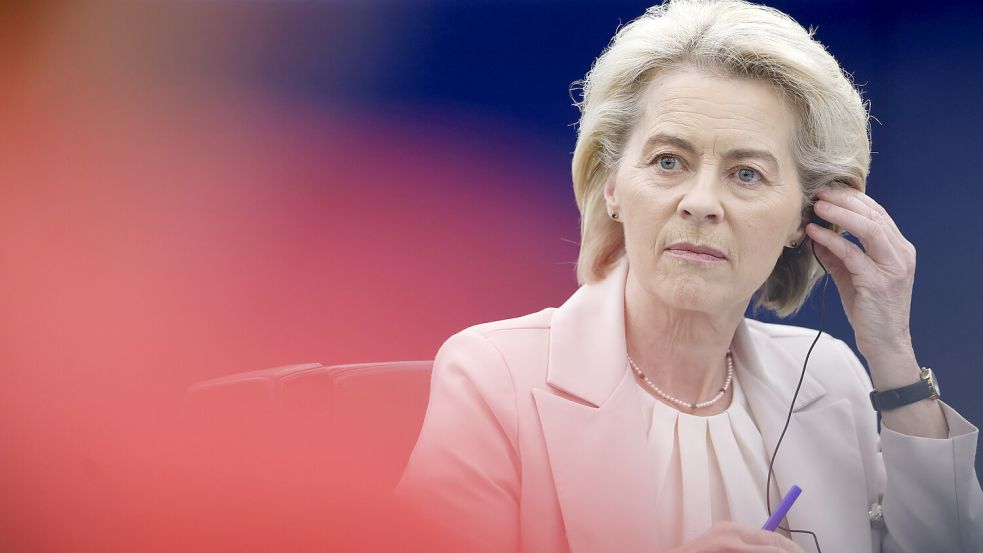 Prüft derzeit Maßnahmen gegen chinesische Dumping-Importe: EU-Kommissionspräsidentin Ursula von der Leyen Foto: AP/Jean-Francois Badias