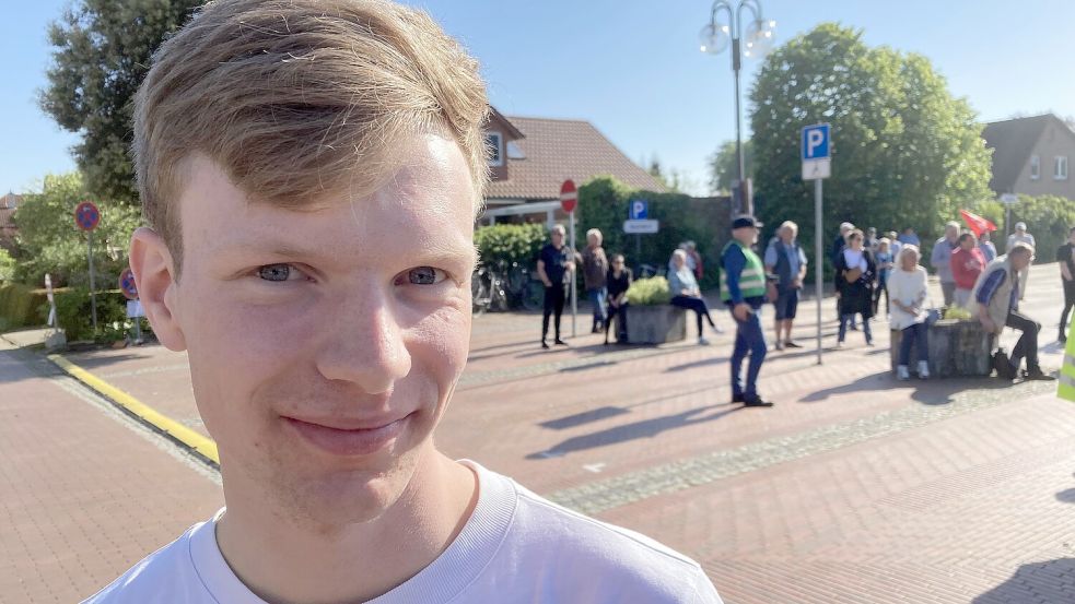 Jonas Evers von der Gruppierung Fridays for Future organisierte die Gegendemo. Foto: Oltmanns