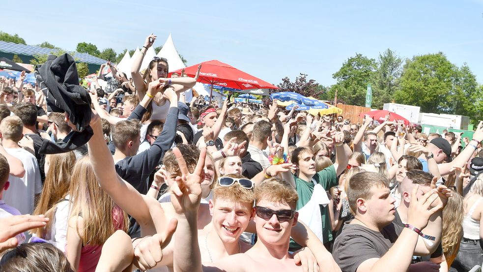 Unter dem Motto „Non-Stop Party von morgens bis spät in die Nacht“ werden bis zu 17.000 Besucher beim Frühtanz in Tange erwartet. Archivfoto: Hellmers