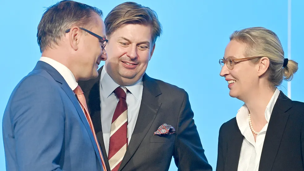 Die AfD-Chefs Tino Chrupalla (links) und Alice Weidel mit Maximilian Krah. Foto: IMAGO / Sven Simon