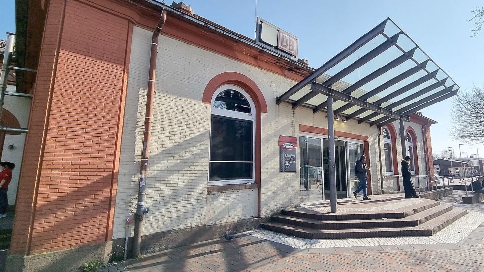 Der Leeraner Bahnhof wird von zahlreichen Fahrgästen genutzt. Foto: Bothe