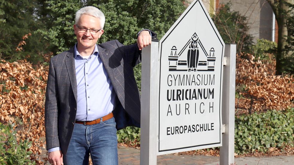 Rüdiger Musolf, Schulleiter des Auricher Gymnasiums Ulricianum, muss auch im kommenden Schuljahr Lehrer an andere Schulen abgeben. Foto: Heino Hermanns