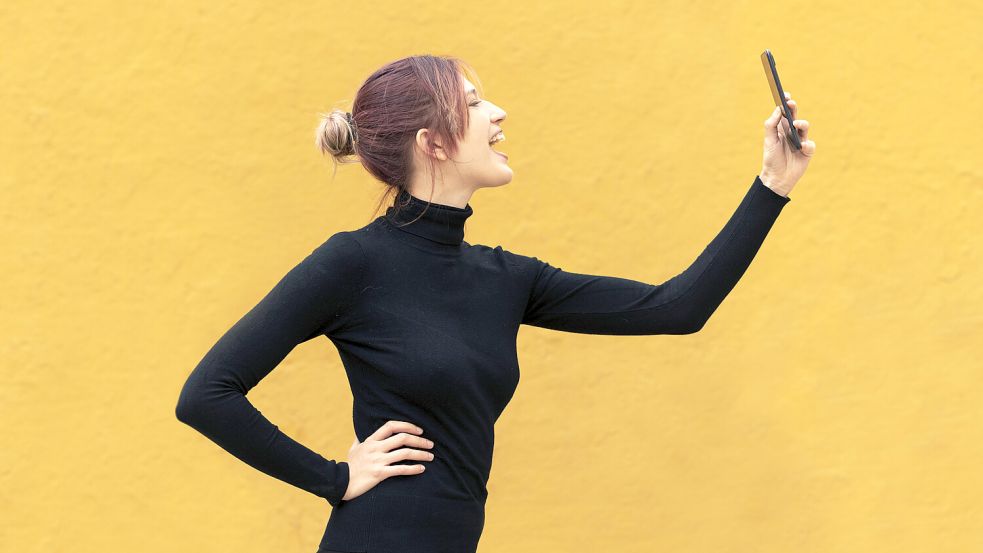 Online-Dienste wie MSN und Myspace brachten in der Generation der Millennials eine Chatkultur mit einem ganz eigenen Slang hervor. Foto: IMAGO/Westend61