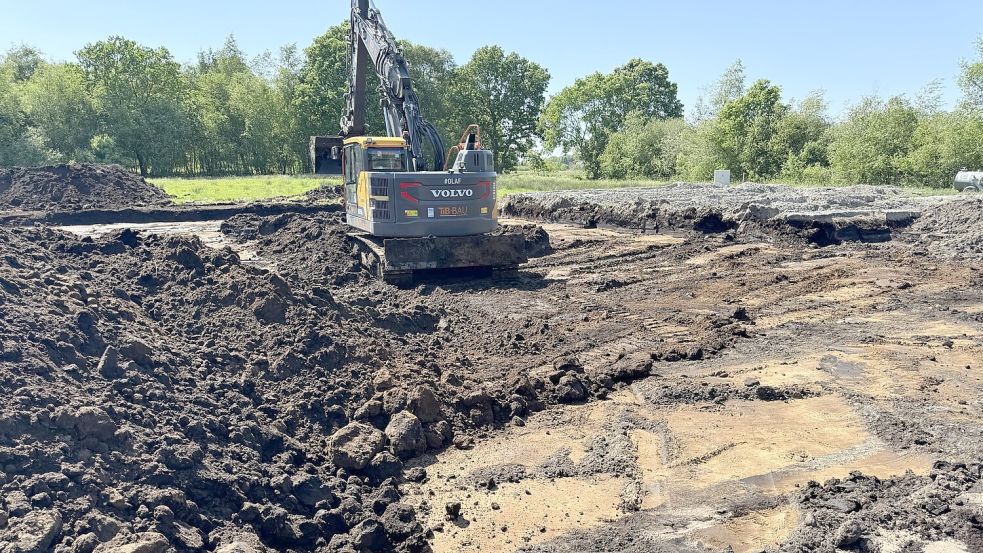 Derzeit wird für die Uplengener Windkraftanlage in Wiesmoor gebaut. Foto: Enova Power GmbH