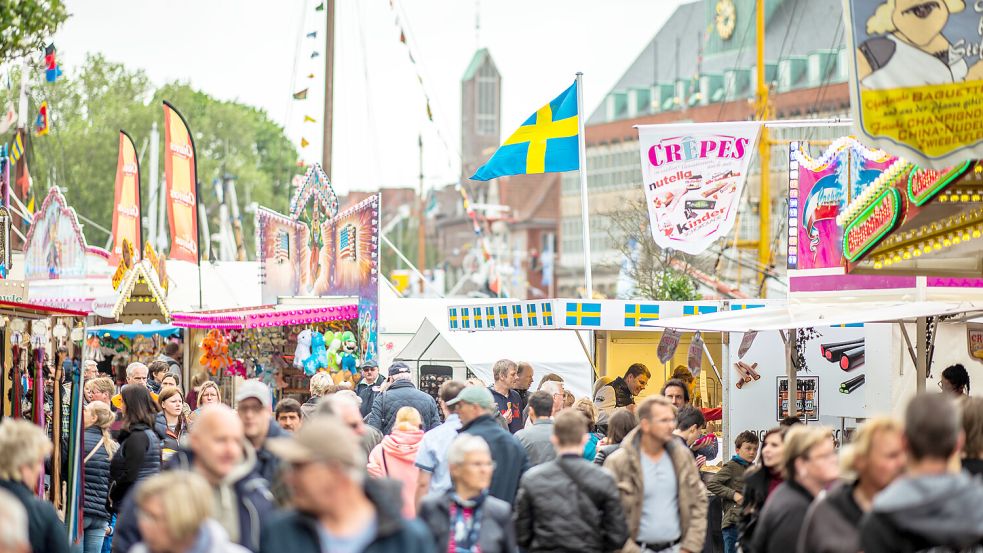 Sonne, Wolken, Wind: Die Wetteraussichten für das Matjesfest-Wochenende sind durchwachsen. Foto: Mohssen Assanimoghaddam/dpa