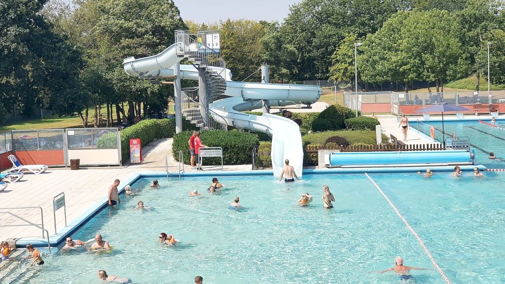 Ab Sonnabend, 1. Juni, kann das Friesenbad Weener wieder öffnen. Die Reparatur der Umwälzpumpe wurde erfolgreich abgeschlossen. Archivfoto: Gettkowski